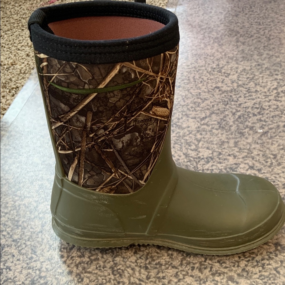 Magellan Outdoors Camouflage Waterproof Boots - Picture 7 of 8